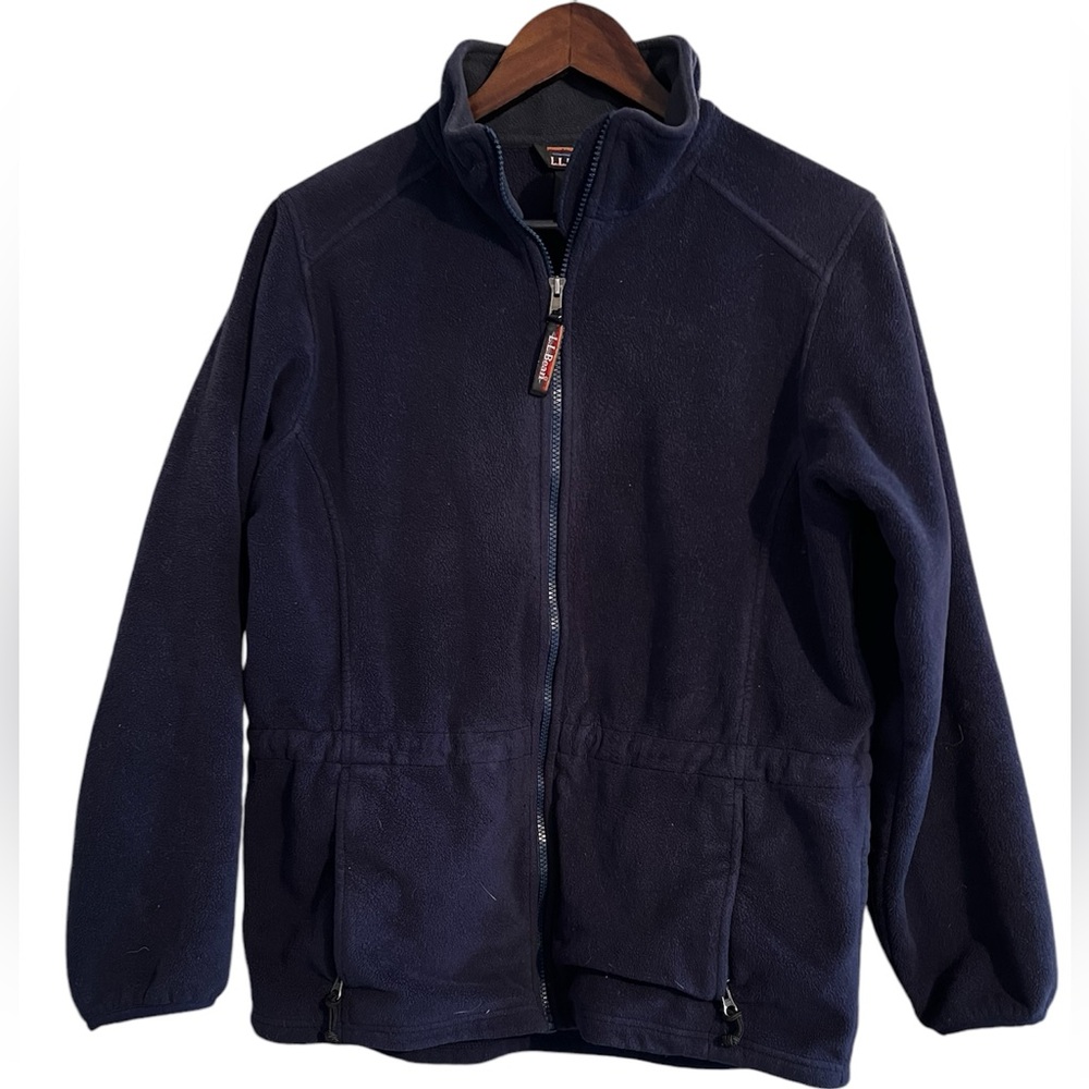 L.L. Bean fleece navy jacket new condition no size fits like‎ a large